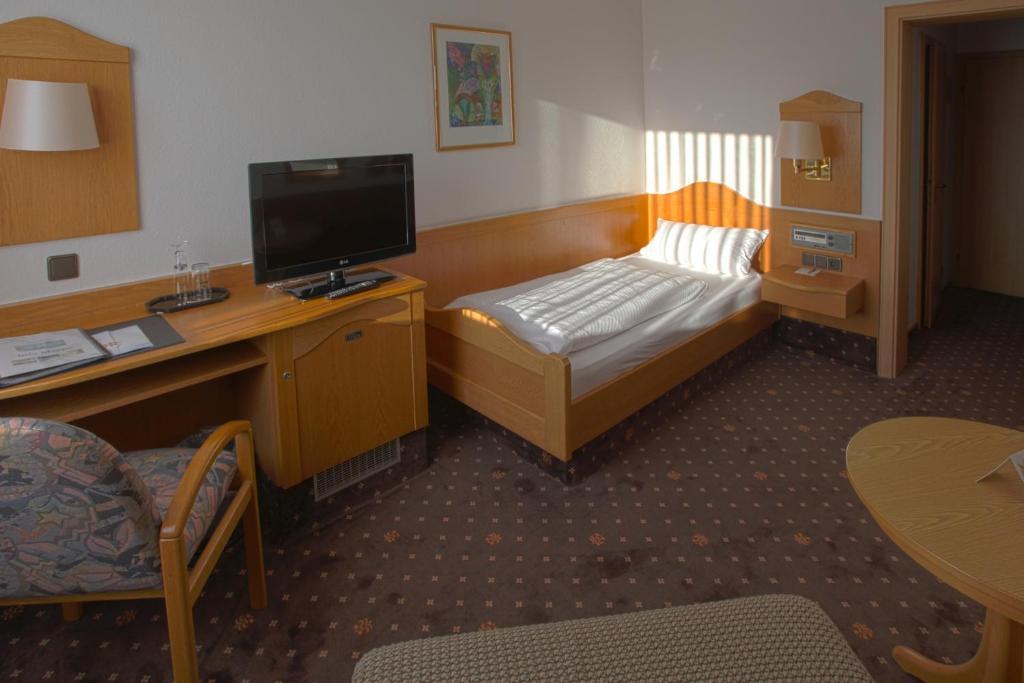 Hotel-Restaurant Esbach Hof Китцинген Екстериор снимка
